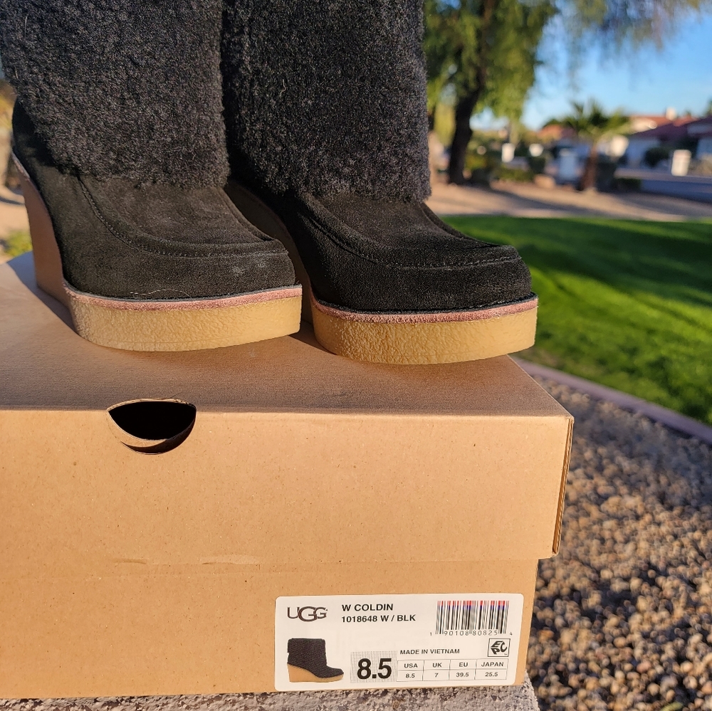 UGG Coldin Shearling Wedge Bootie Womens 8.5